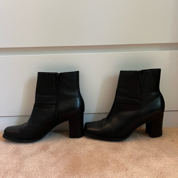 Shoes - Leather heeled boots